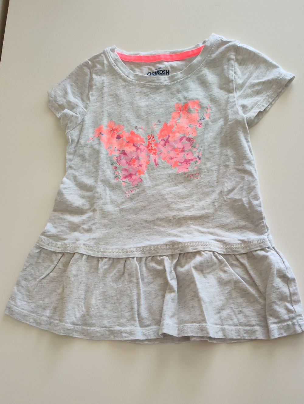OshKosh B'gosh Light Gray Tee with Neon Pink Butterfly